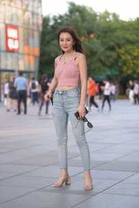 【精选街拍】Vol.2737 清纯动人粉色系 [34P-816MB]