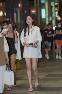 【精选街拍】Vol.2795 长衬衫消失装 [75P-942MB]